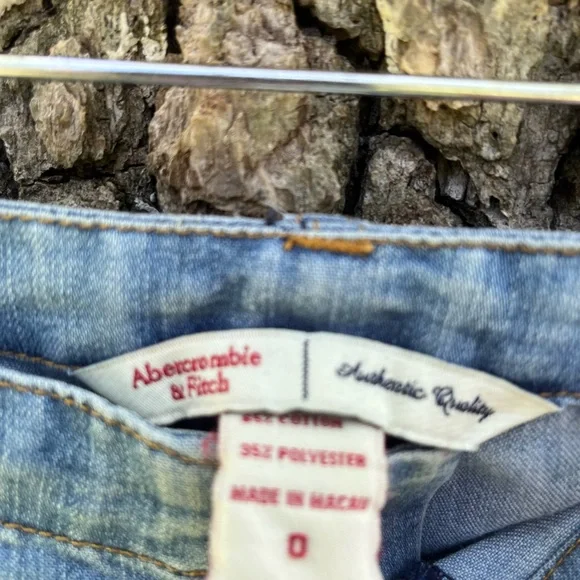 Abercrombie and Fitch Denim Shorts in size 0 - Picture 5 of 5